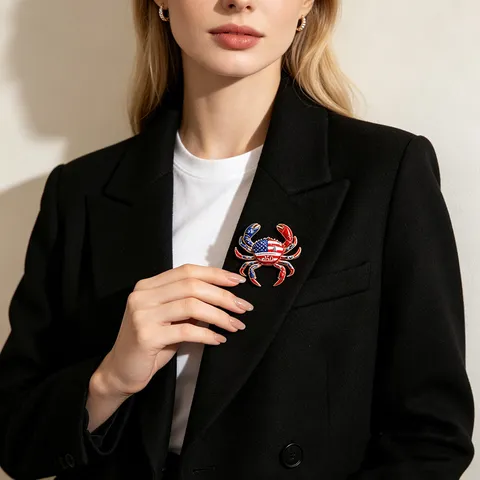 European American Crab Brooch Zinc Alloy Enamel Rhinestone Animal Suit Badge Commemorative Crab Corsage For Men Women