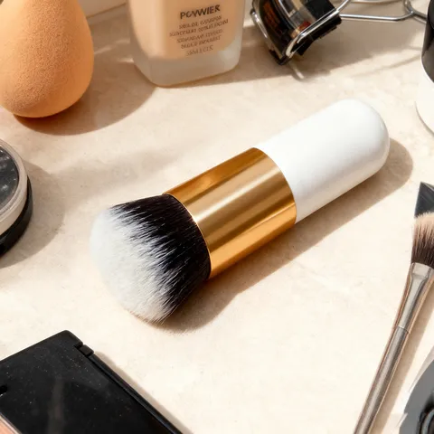 Portable Chubby Foundation Brush Soft Dense Bristles For Liquid Powder BB Cream Mini Face Makeup Brush Tool For Women