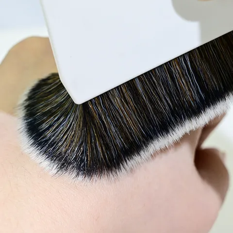 Pinceau à Fond de Teint Blanc Professionnel Poils Doux Ondulés Pinceau à Maquillage BB Crème Sans Traces Outil de Beauté