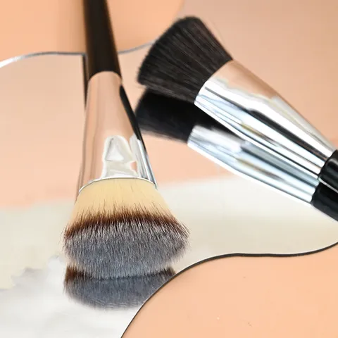 Professional Flat Top Foundation Brush Wood Handle Synthetic Fiber Makeup Brush For Blending Liquid Cream Powder Cosmetics