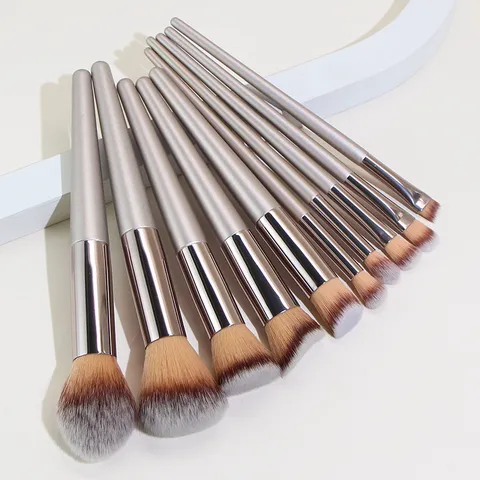 Professional Champagne Gold Makeup Brush Set With Wood Handle Soft Synthetic Fiber Essential Cosmetic Brushes Collection For Daily Travel Women Beauty Tools