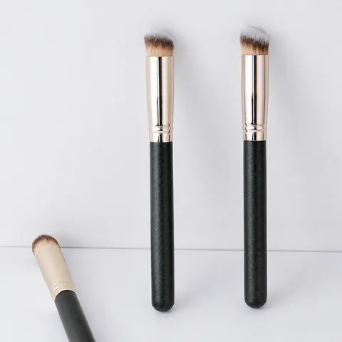 Professional Matte Black Wooden Handle Synthetic Fiber Makeup Brush Angled Concealer Foundation Face Cream Brush Tool Everyday Unisex