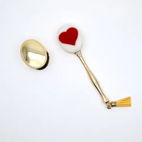 Herzförmiger Foundation Make-up Pinsel Tragbar Goldener Metallgriff Nylonhaar Einzelner Gesicht Schönheit Werkzeug Für Damen