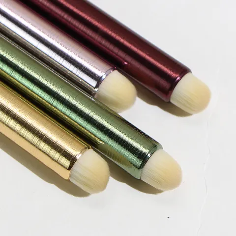 Professional Round Head Lip Brush For Smudging Lipstick Portable Concealer Brush Synthetic Fiber Bristles Wood Handle Makeup Tool
