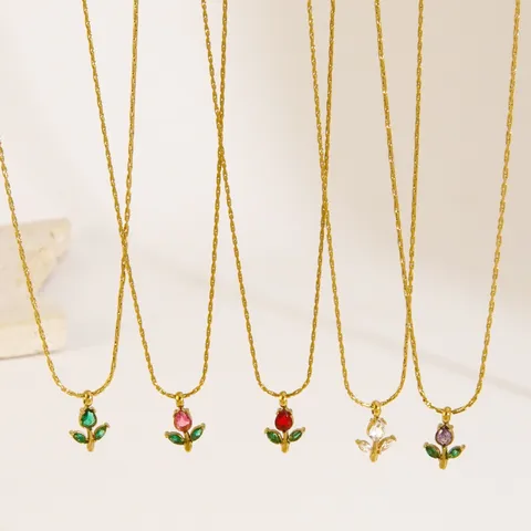 Stainless Steel Rose Flower Pendant Necklace 18K Gold Plated Rhinestone Floral Necklace Niche Light Luxury Jewelry For Women