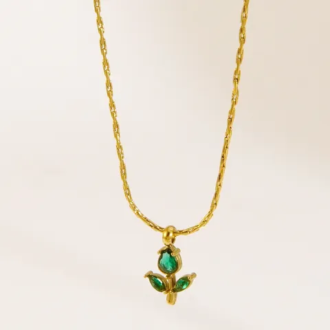 Stainless Steel Rose Flower Pendant Necklace 18K Gold Plated Rhinestone Floral Necklace Niche Light Luxury Jewelry For Women