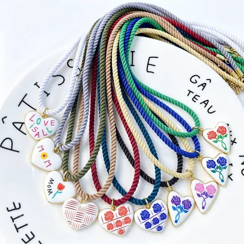 European Retro Enamel Flower Heart Pendant Necklace Lightweight Luxury Style Women Jewelry Mom Love Is All Floral Jewelry Gift