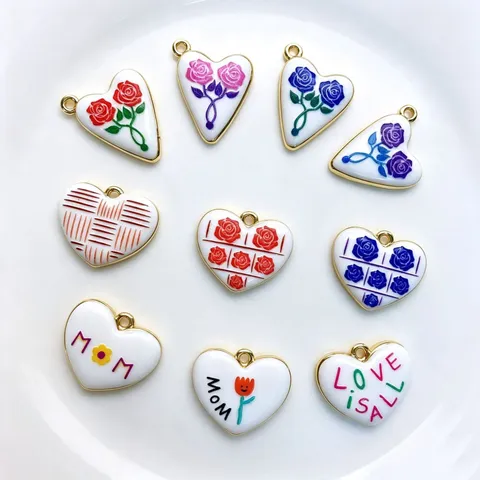 European Retro Enamel Flower Heart Pendant Necklace Lightweight Luxury Style Women Jewelry Mom Love Is All Floral Jewelry Gift