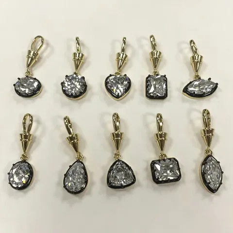 Ciondolo in Rame Placcato Oro con Zirconia Geometrica Cuore Goccia d'Acqua Accessori per Creazione Gioielli DIY per Collana da Donna