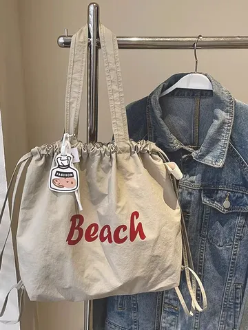 Sac Fourre-tout en Nylon à Cordon de Serrage Style Coréen Léger Décontracté Grande Capacité Imprimé Beach Sac à Dos