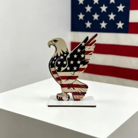 Independence Day Wooden Bald Eagle Ornament American Flag Stars Stripes Print Desktop Decor Patriotic Festival Tabletop Stand