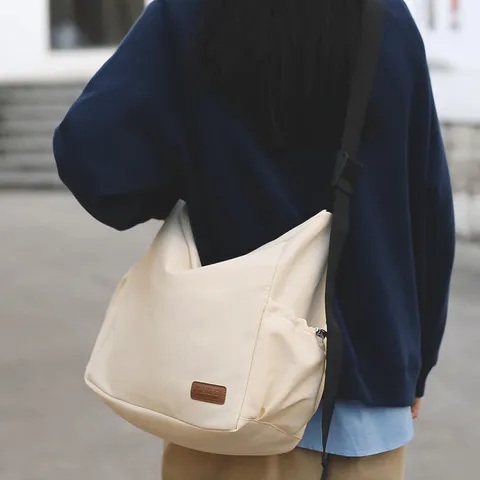 Large Capacity Nylon Messenger Bag Unisex Lightweight Casual Crossbody Bag Solid Color Shoulder Bag For Travel Student