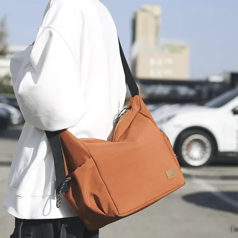 Large Capacity Nylon Messenger Bag Unisex Lightweight Casual Crossbody Bag Solid Color Shoulder Bag For Travel Student