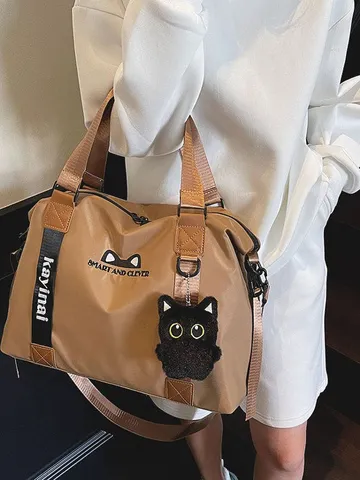 Damen Große Kapazität Nylon Sporttasche Mode Reisetasche Mit Katze Plüsch Anhänger Wasserdichte Yoga Fitness Schultertasche