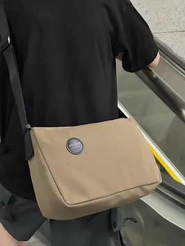 Streetwear Style Polyester Messenger Bag Men Women Large Capacity Water Resistant Casual Travel Gym Shoulder Bag