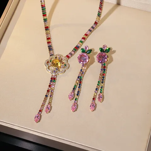 Collana con Pendente a Farfalla in Strass di Acciaio Inossidabile e Set di Orecchini Gioielli di Moda di Lusso Leggero da Donna