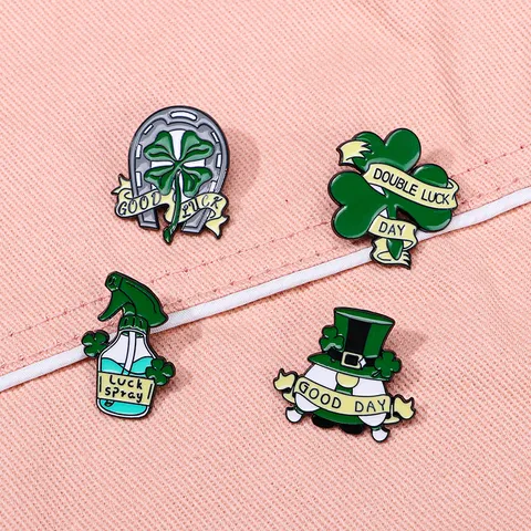 Spilla Irlandese di San Patrizio in Lega Verde Folletto Ferro di Cavallo Quadrifoglio Spilla Smaltata Gioielli di Festa