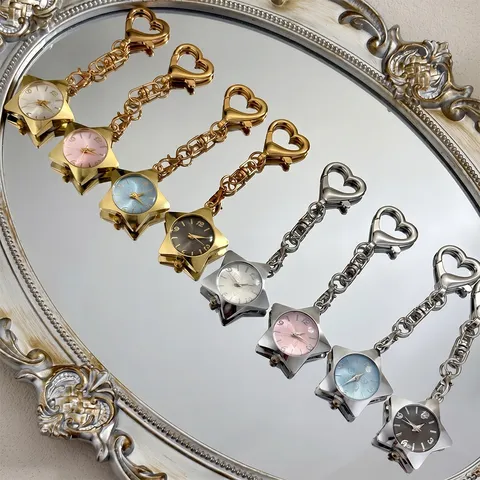 Vintage Pentagramm Stern Schlüsselanhänger Uhr Für Damen Legierung Herzverschluss Tasche Anhänger Quarzuhr Nischen Design Schmuck