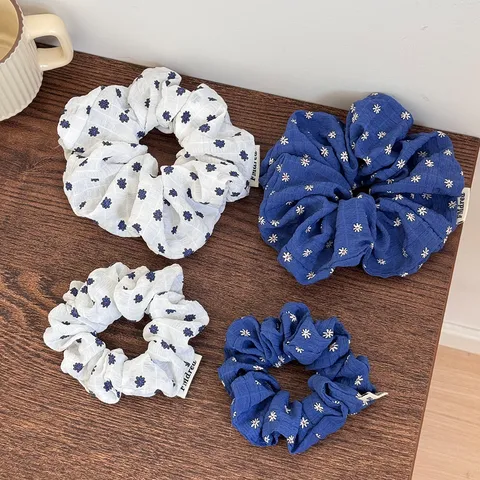 Scrunchies Floreali in Stile Coreano per Donna Blu Bianco Stampa Margherite Elastici per Capelli in Tessuto Accessori per Capelli