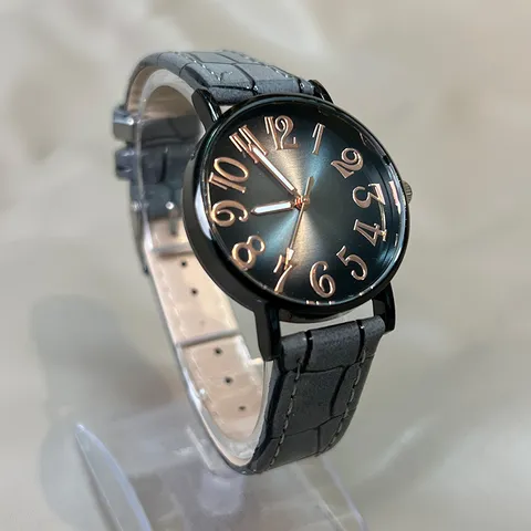 Reloj de Cuarzo para Mujer con Esfera de Sol Degradado Correa de Cuero de PU Caja de Aleación Reloj de Pulsera Analógico Casual