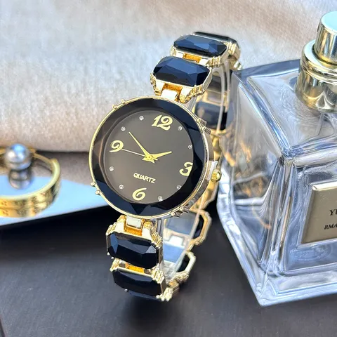 Luxus Damen Strass Quarzuhr Bonbonfarbe Quadratische Edelstein Armband Uhr Mode Rundes Zifferblatt Legierung Armbanduhr