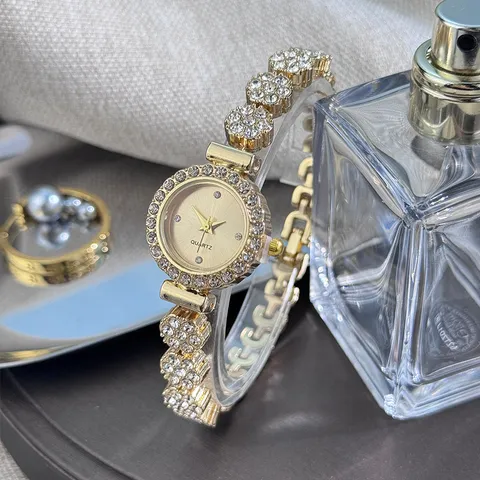 Elegant Alloy Rhinestone Bracelet Watch For Women Luxury Round Analog Quartz Fashion Wristwatch Dress Watch Festival Party Gift Jewelry