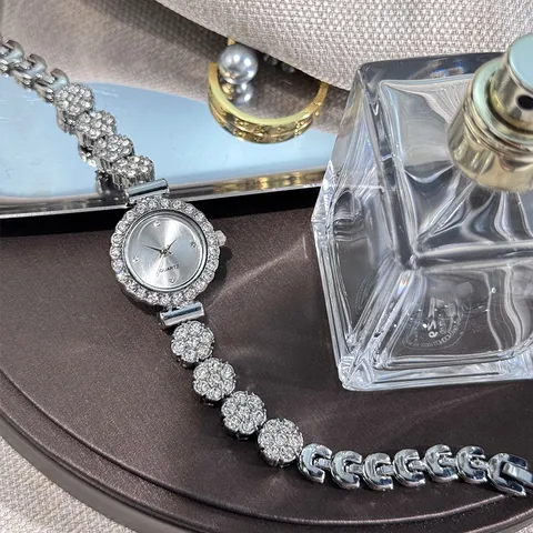 Elegant Alloy Rhinestone Bracelet Watch For Women Luxury Round Analog Quartz Fashion Wristwatch Dress Watch Festival Party Gift Jewelry