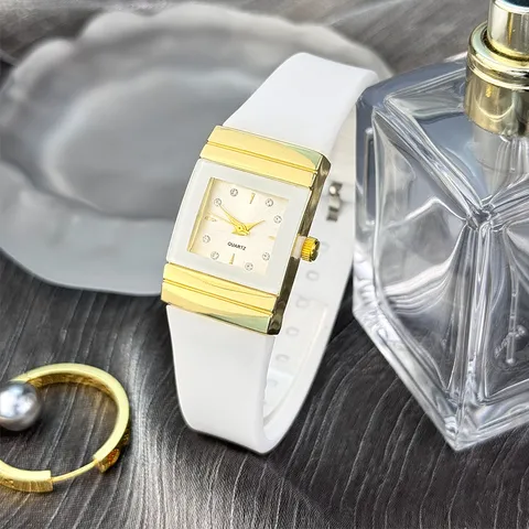 Damen Rechteckige Goldgehäuse Quarzuhr Mit Silikonarmband Strass Zifferblatt Luxus Retro Nische Zuckerwürfel Armbanduhr