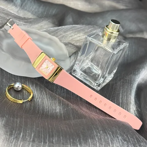 Damen Rechteckige Goldgehäuse Quarzuhr Mit Silikonarmband Strass Zifferblatt Luxus Retro Nische Zuckerwürfel Armbanduhr