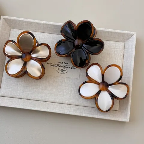 Elegante Pinza per Capelli a Fiore per Donna Pinza in Resina di Alta Qualità a Forma di Plumeria Motivo Tartarugato Accessorio per Capelli Sottili