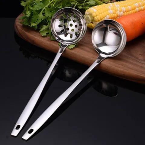 Cucchiaio da Zuppa e Colino in Acciaio Inossidabile Manico Lungo Ispessito Antiscivolo Resistente al Calore Strumento da Cucina