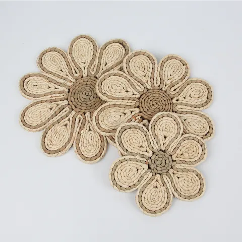 Hand Woven Bulrush Corn Husk Floral Placemat Coaster Bohemian Wall Hanging Decoration Heat Insulated Mat For Table Home Decor