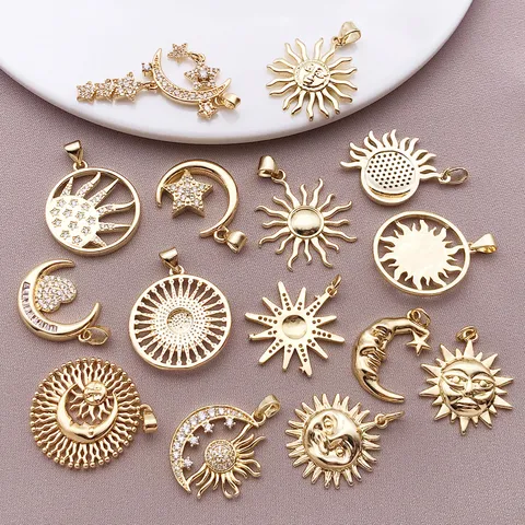 Accessoires de Bijoux DIY Cuivre Plaqué Or 18K Zirconia Soleil Lune Étoile Pendentif Charms Rétro Décoration de Collier