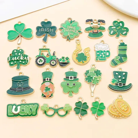 Ciondoli Vintage in Lega di Zinco Smaltati a Forma di Trifoglio Cilindro Bicchiere da Vino per San Patrizio Verde Oro Accessori per Gioielli Fai da Te Ingrosso