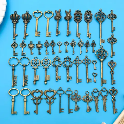Antique Bronze Alloy Vintage Hollow Key Charms For DIY Jewelry Making Pendants Heart Crown Rabbit Dream Design Accessories