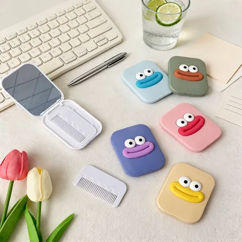 Miroir de Maquillage Pliant Double Face Portable et Peigne Mignon Dessin Animé Grosse Bouche Miroir de Poche Compact pour Filles Femmes Usage Quotidien