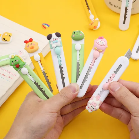 Mini Draagbare Hobbyknife Schattige Cartoon Dozensnijder Briefopener Zakmes voor Studenten Kantoor Schoolbenodigdheden