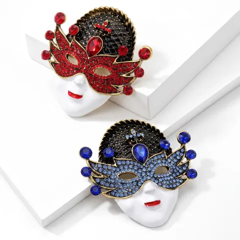 Vintage Alloy Rhinestone Smile Mask Brooch For Women Antique Gold Plated Court Venetian Masquerade Face Brooch Pin Fashion Jewelry Gift