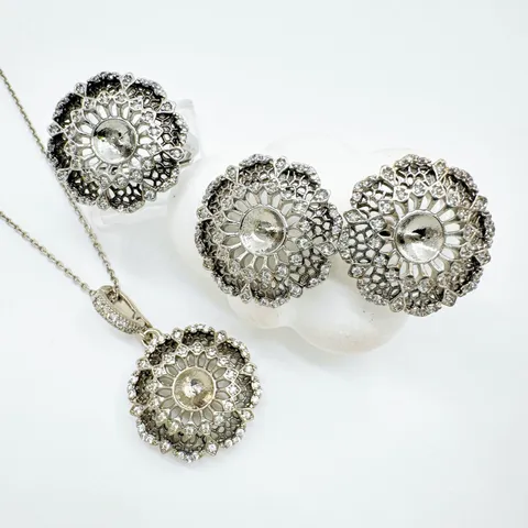 Vintage Hohl Spitze Floral DIY Schmuck Zubehör Vergoldetes Kupfer Leere Schale Anhänger Ring Ohrring Einstellung Mit Naturperle Strass
