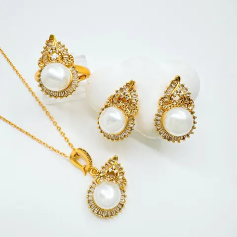 Luxus Kupfer Strass Flaschenkürbis Anhänger Ohrstecker Ring Für Damen Gold Silber Galvanisiert Süß Dekorativ Künstliche Perle Schmuckset Zubehör