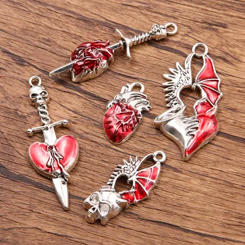 Ciondoli in Lega Vintage Teschio e Cuore Smaltati per Creazione Gioielli Fai da Te Ciondoli a Cuore in Smalto Rosso Gotico per Donna