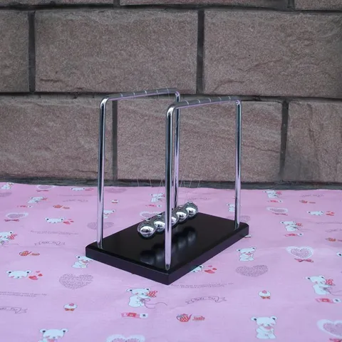 Base de Madera Maciza Bolas de Equilibrio Newton Péndulo Ciencia Física Juguete de Escritorio Marco Metálico Oficina Hogar Decoración