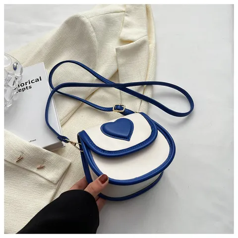 Damen Kontrast Herz PU Leder Umhängetasche Mode Satteltasche Vielseitige Crossbody Tasche Casual Alltag Street Style Handtasche