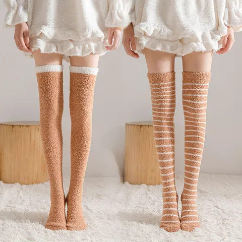 Calcetines Por Encima De La Rodilla De Forro Polar De Coral Engrosado De Invierno Calcetines Largos Y Cálidos A Rayas Dulces Japonesas Para Mujeres