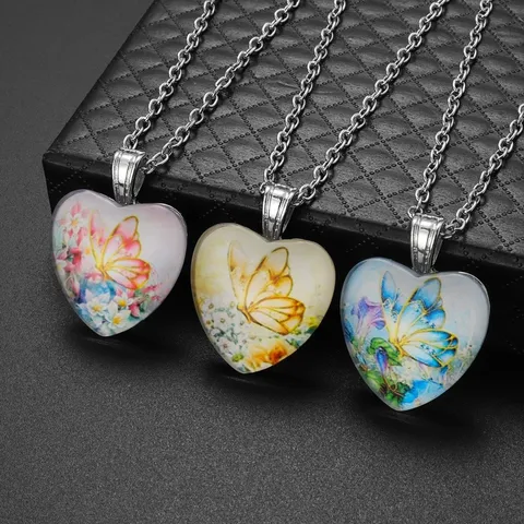 Vintage Hartvormige Glazen Hanger Halsketting Voor Vrouwen Zoete Vlinder Bloemen Tijdsteen Legering Sleutelbeen Ketting Sieraden