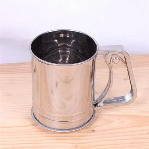 Setaccio per Farina in Acciaio Inossidabile Stile Tazza Manuale Rete a Doppio Strato Setaccio da Forno Scuotitore di Zucchero Strumento da Cucina