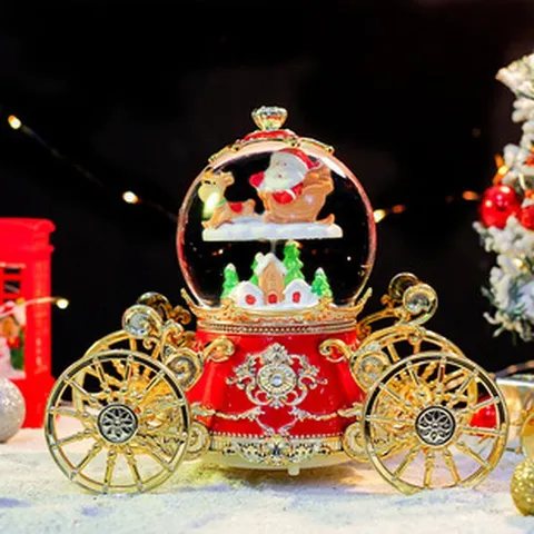 Weihnachten Weihnachtsmann Kutsche Schneekugel Spieluhr Mit Bunten LED Lichtern Und Automatischem Schneefall Rotierendes Festliches Schreibtisch Deko Geschenk