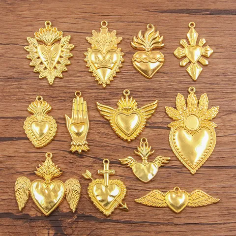 Vintage Alloy Sacred Heart Pendants Gold Electroplated Gothic Wings Cross Heart Charms For DIY Jewelry Making Bag Accessories