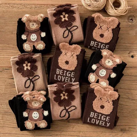 Damen Süße 3D Bär Blumen Wadenlange Socken Baumwolle Federgarn Süße Lässige Socken
