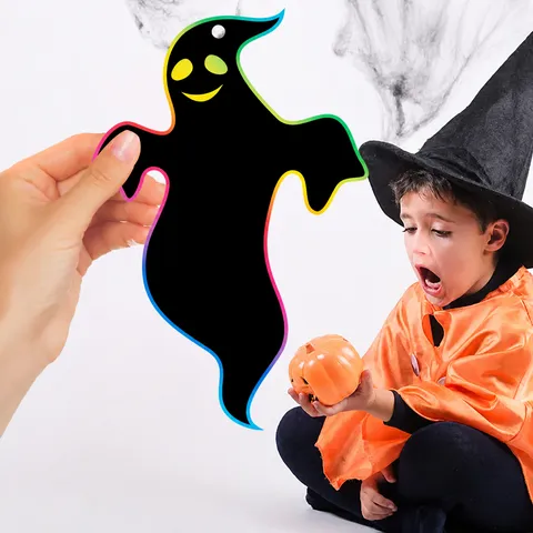 Niños Creativo Colorido Halloween Arte para Rascar Set Negro DIY Festival de Fantasmas Adornos Colgantes Papel Artesanal